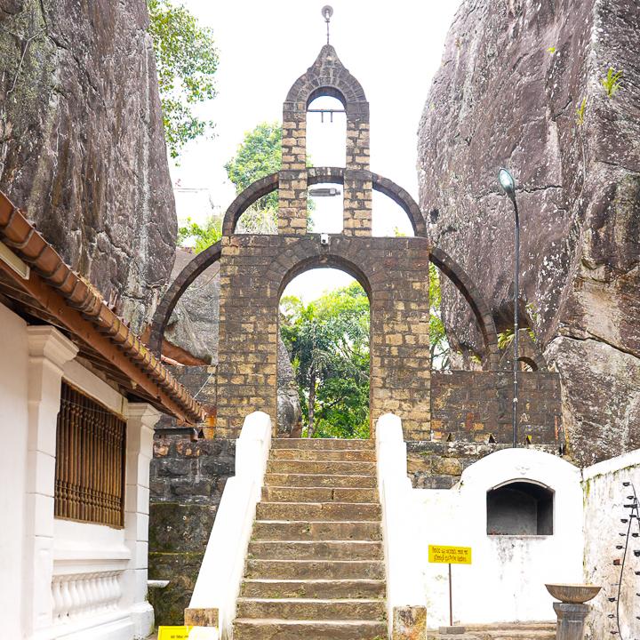 DAY 09 – Sigiriya to Kandy